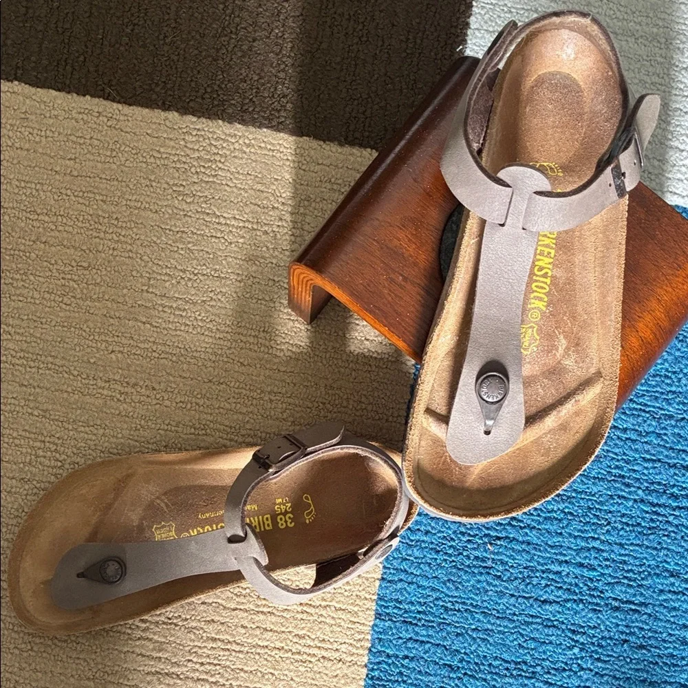 NWOT Birkenstock Tan Thong Sandals - Picture 4 of 4